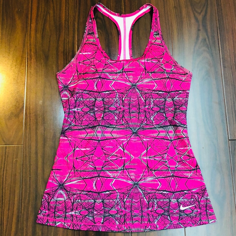 Nike Tank Top (no bra)